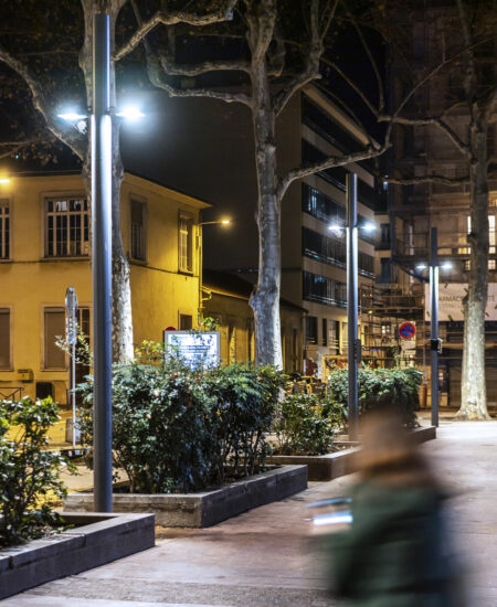 3 lampadaires spot LED place Guichard Lyon